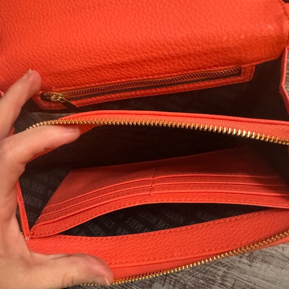 Steve Madden Vibrant Coral Crossbody Bag - Picture 4 of 5